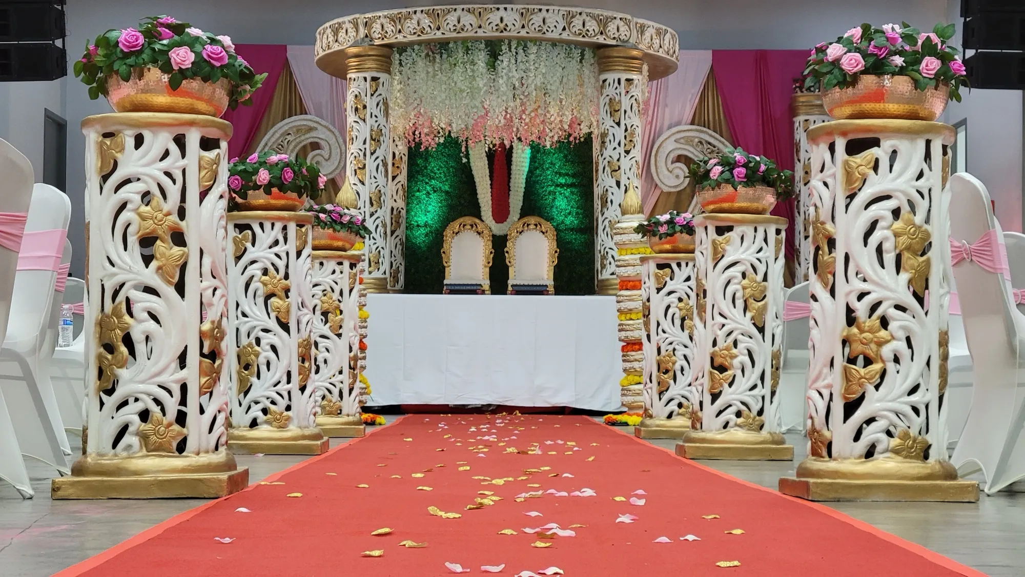 Mandap front view aisle petals — Pink Wisteria Mandap