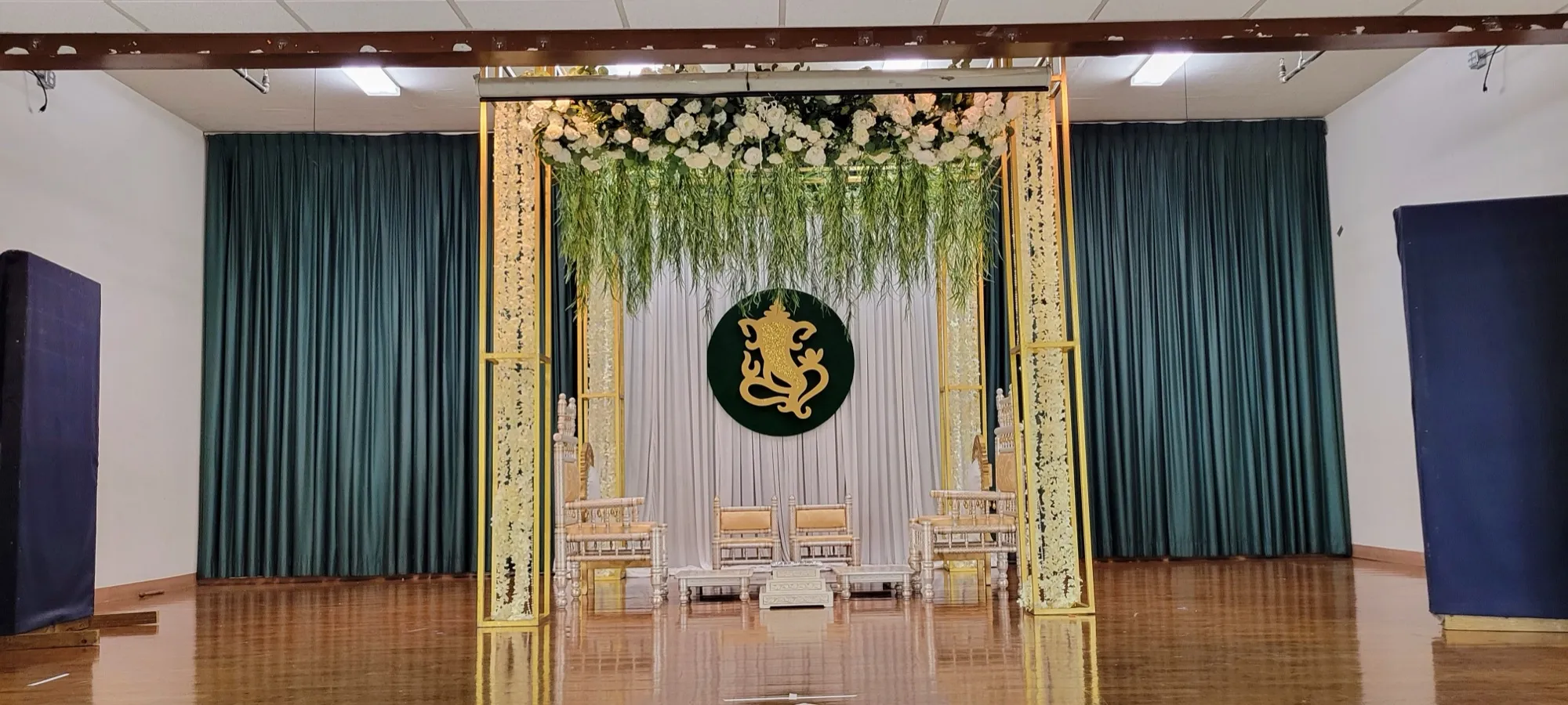 Gold metal stand copper bowl roses — Gold Frame Mandap in Green & White